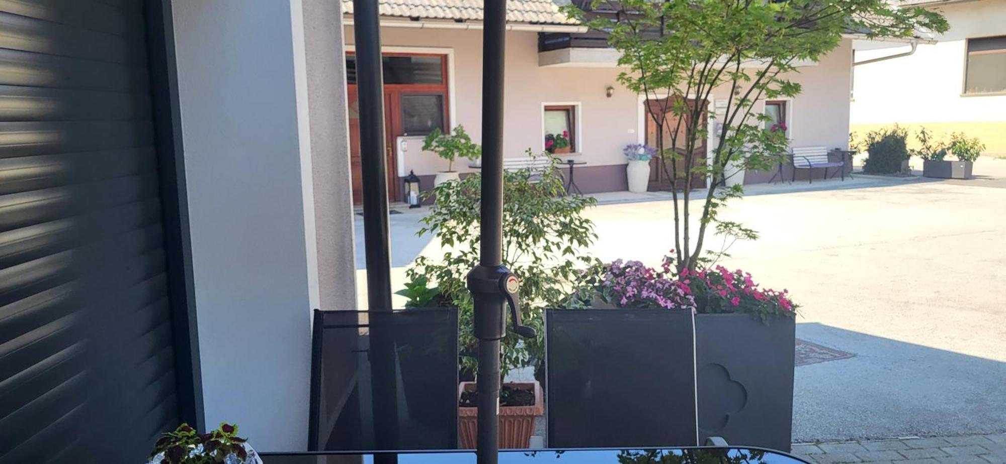 Rooms & Apartments Kepic, Airport Accomodation Cerklje na Gorenjskem Ngoại thất bức ảnh