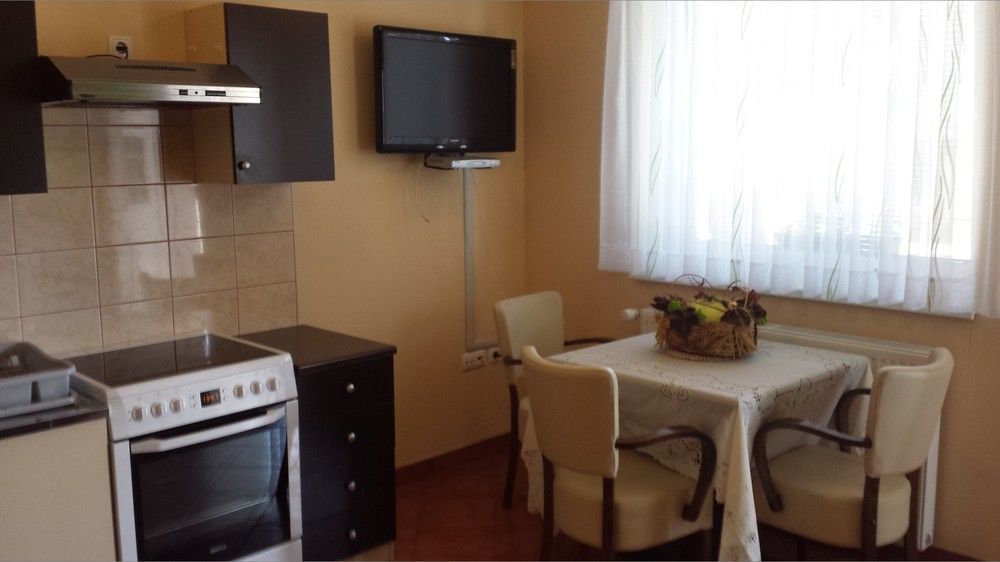 Rooms & Apartments Kepic, Airport Accomodation Cerklje na Gorenjskem Ngoại thất bức ảnh