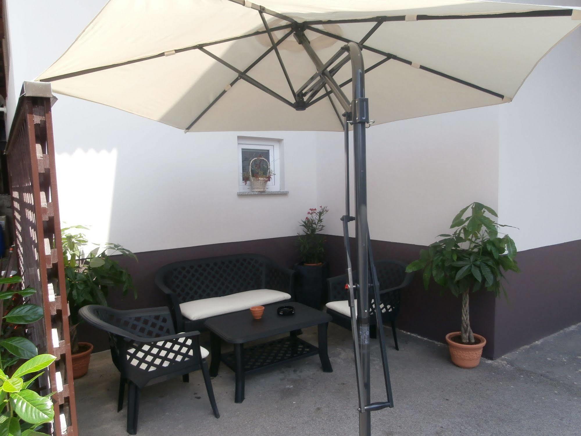 Rooms & Apartments Kepic, Airport Accomodation Cerklje na Gorenjskem Ngoại thất bức ảnh