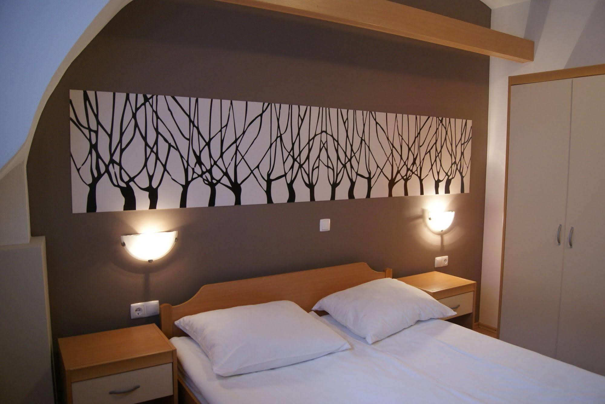Rooms & Apartments Kepic, Airport Accomodation Cerklje na Gorenjskem Ngoại thất bức ảnh