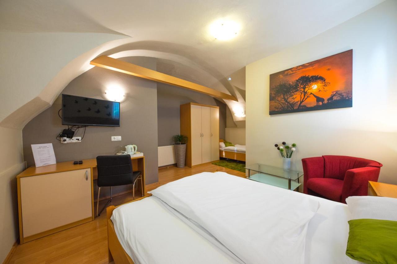Rooms & Apartments Kepic, Airport Accomodation Cerklje na Gorenjskem Ngoại thất bức ảnh
